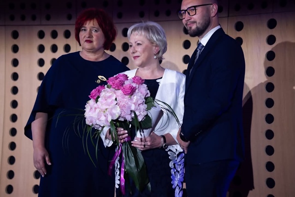 Dekanica, prof. dr. Danica Železnik, prejela nagrado Angele Boškin za življensko delo